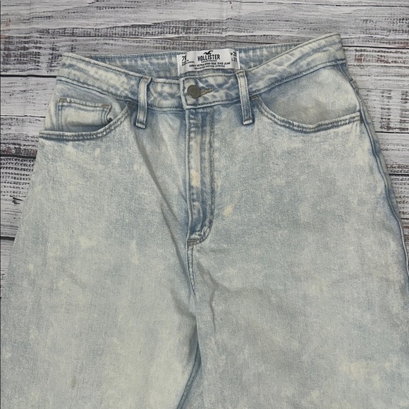 Hollister Curvy Ultra High-Rise Dad Light Wash Denim Sz. 7R - Picture 3 of 8